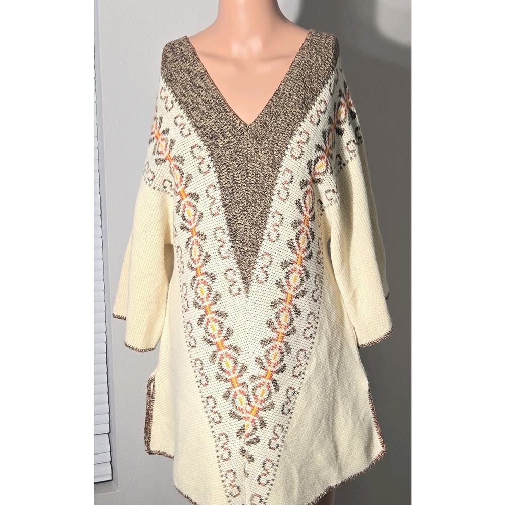 TURBRIDGE Roosevelt Women's Knit Pullover Sweater Geometric V-Neck Cream Brown - Picture 1 of 12
